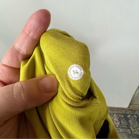 Lululemon Align Pant 25" Yellow Pear Size 14 - Picture 8 of 8